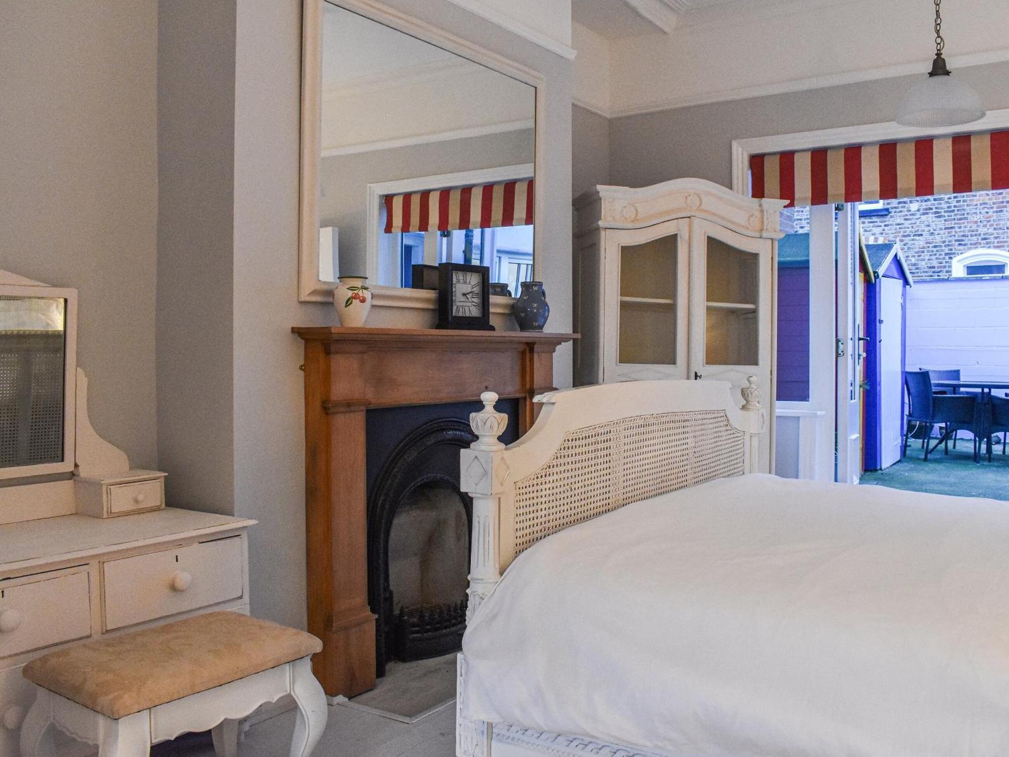 Вилла Whitby Bliss Экстерьер фото